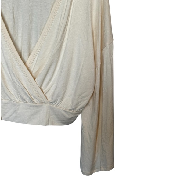 Lulus Reversible Wrap Long Sleeve Top Size M Cream/Beige - Picture 9 of 9